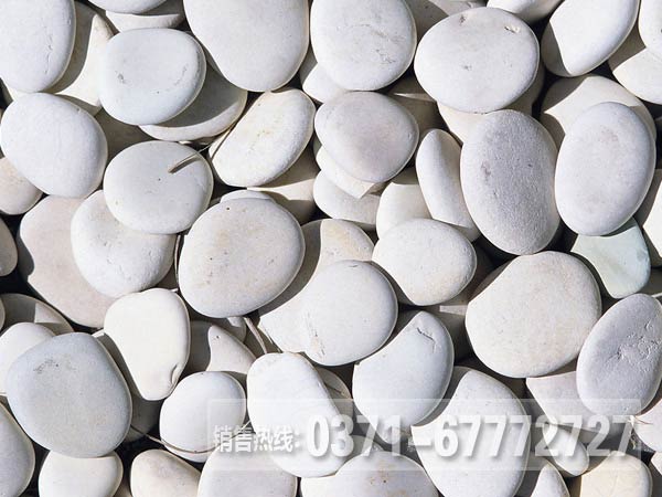鵝卵石破碎機(jī)每小時(shí)處理多少噸鵝卵石？