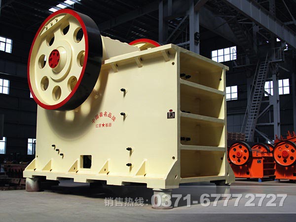 鈉長(zhǎng)石顎式破碎機(jī)廠家哪里好？