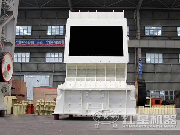 反擊式破碎機(jī)操作時的注意事項(xiàng)