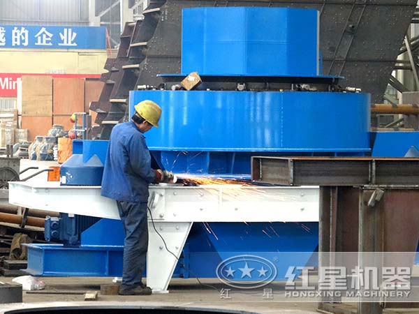 頁巖制砂機(jī)生產(chǎn)車間
