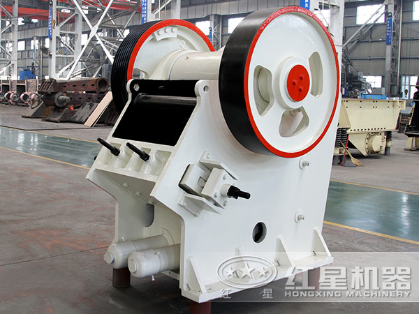 對(duì)比傳統(tǒng)鄂破機(jī)，新一代歐版鄂式破碎機(jī)具有哪些優(yōu)勢(shì)？