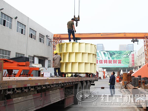 大型洗砂機(jī)裝車發(fā)貨現(xiàn)場