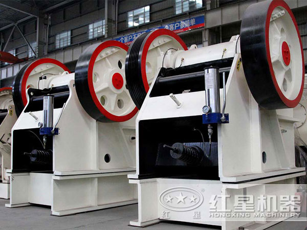 大型石頭顎破碎機(jī)市價(jià)多錢？（內(nèi)附高清顎破作業(yè)視頻）