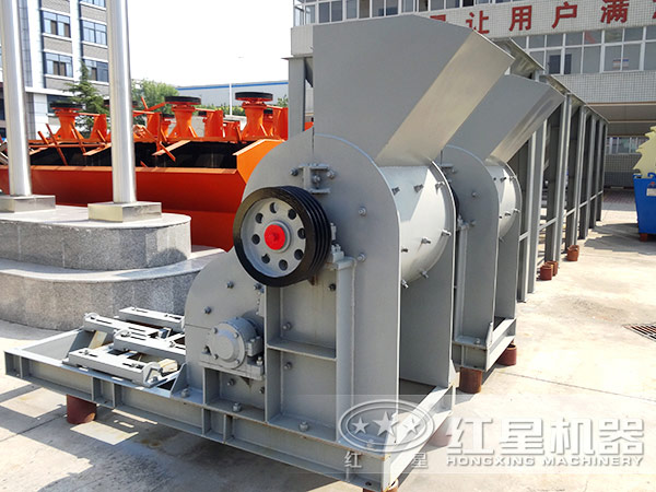 大塊煤怎么弄碎？無篩底雙級(jí)粉碎機(jī)來幫忙