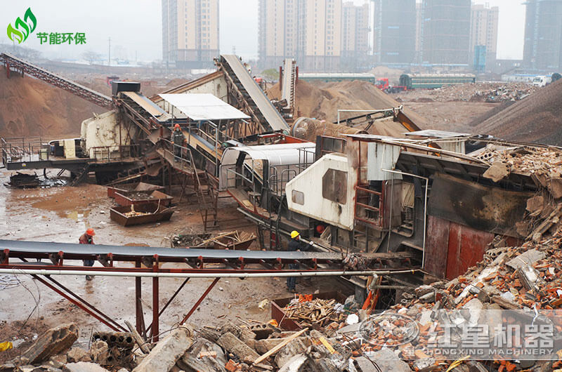 移動破碎機處理建筑垃圾，湖南客戶現(xiàn)場
