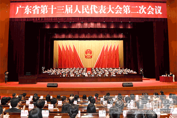大型流動(dòng)粉碎石頭一體機(jī)多少錢(qián)一臺(tái)？
