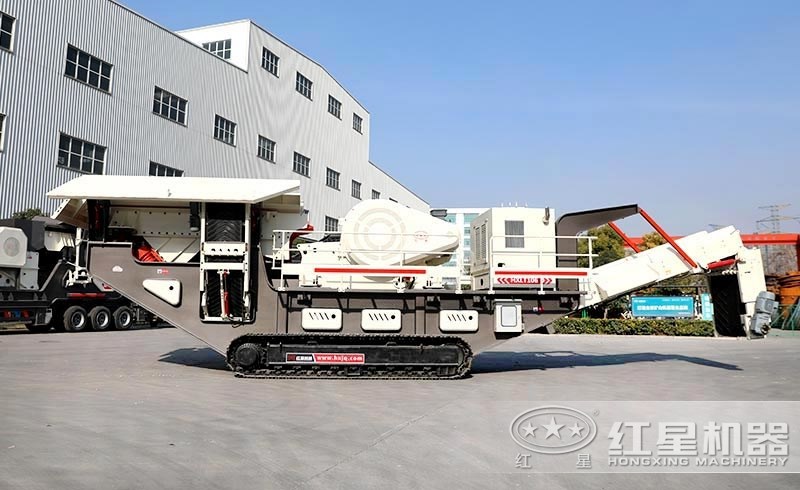 大型采石場用以柴油為動力的履帶破碎機(jī)更高產(chǎn)、環(huán)保