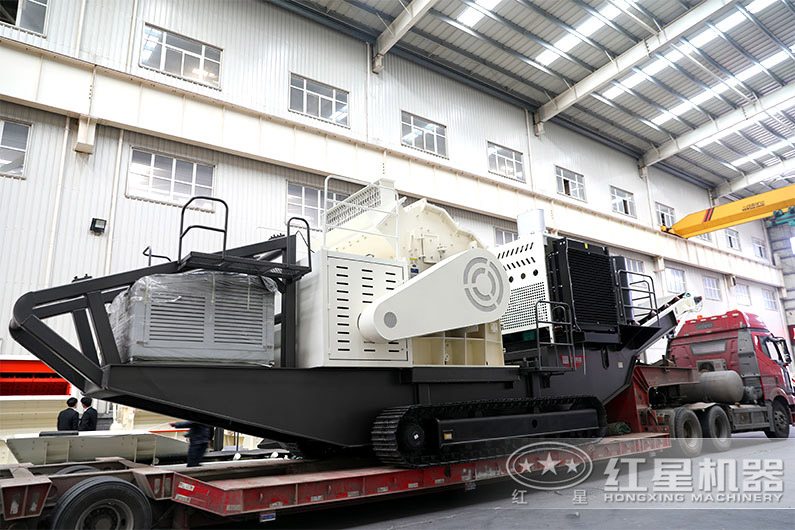 山東又一移動河卵石制砂機裝車發(fā)貨，即將奔赴夜場