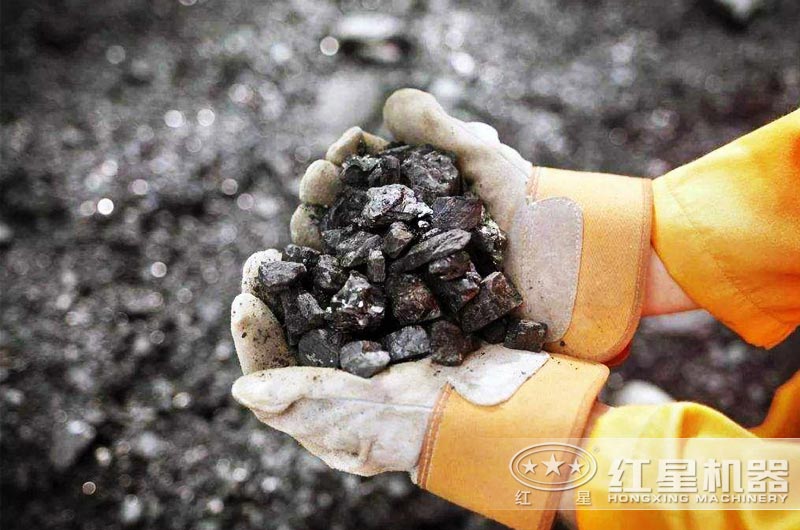 破碎鐵礦石選用哪種破碎機(jī)好？（時(shí)產(chǎn)要求在100-300噸 ）
