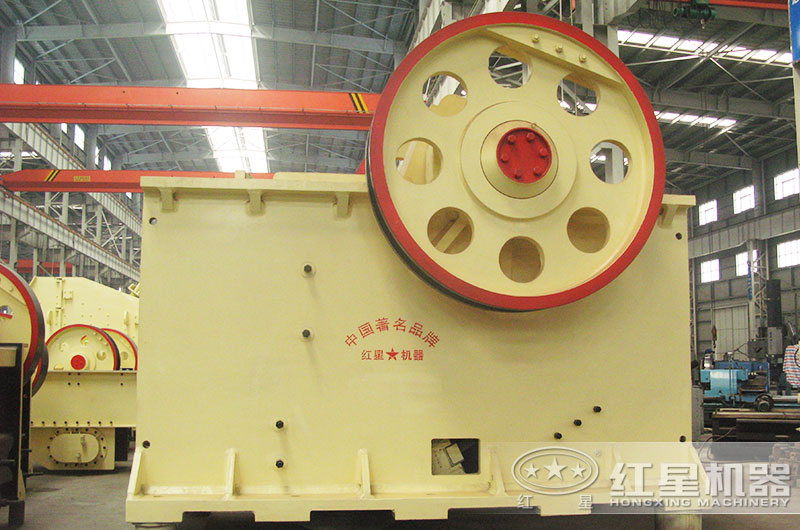 300Ⅹ1300大型細(xì)顎破型號(hào)參數(shù)及具體價(jià)位這里都有，需要的看過(guò)來(lái)